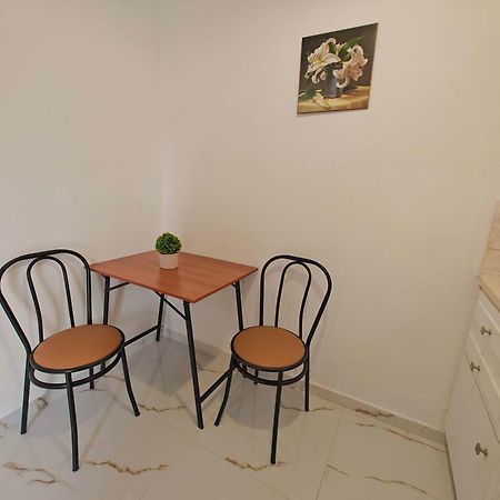 Elena Pool Aparthotel Ájos Jeórjos Eksteriør bilde