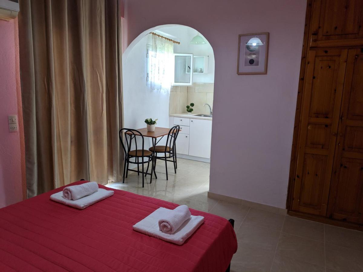 Elena Pool Aparthotel Ájos Jeórjos Eksteriør bilde