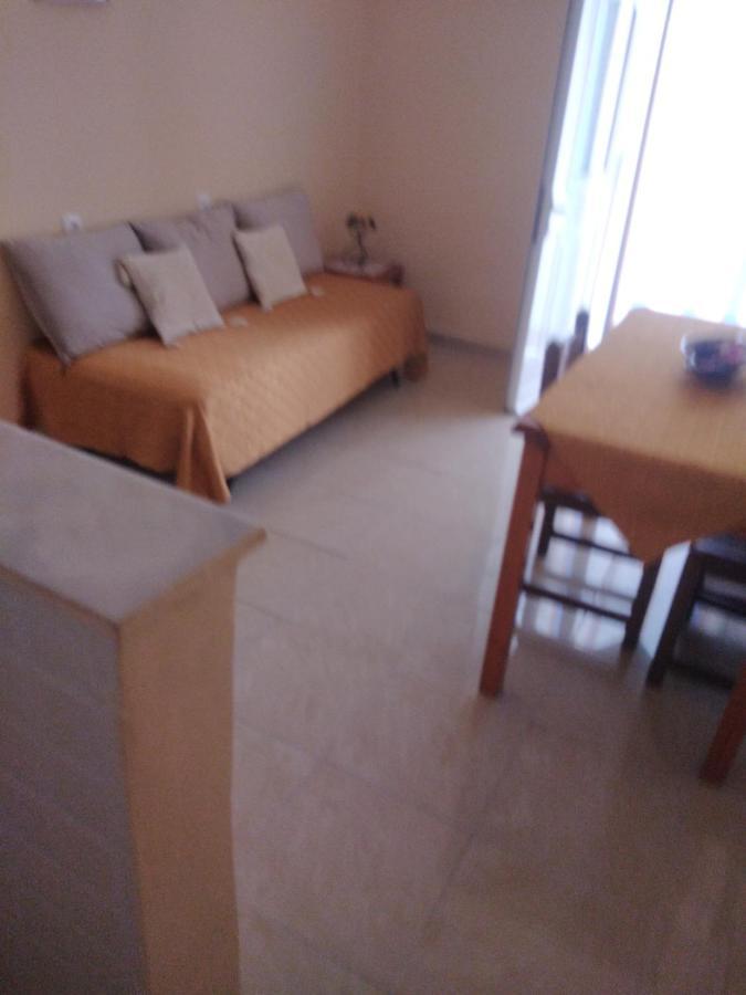 Elena Pool Aparthotel Ájos Jeórjos Rom bilde