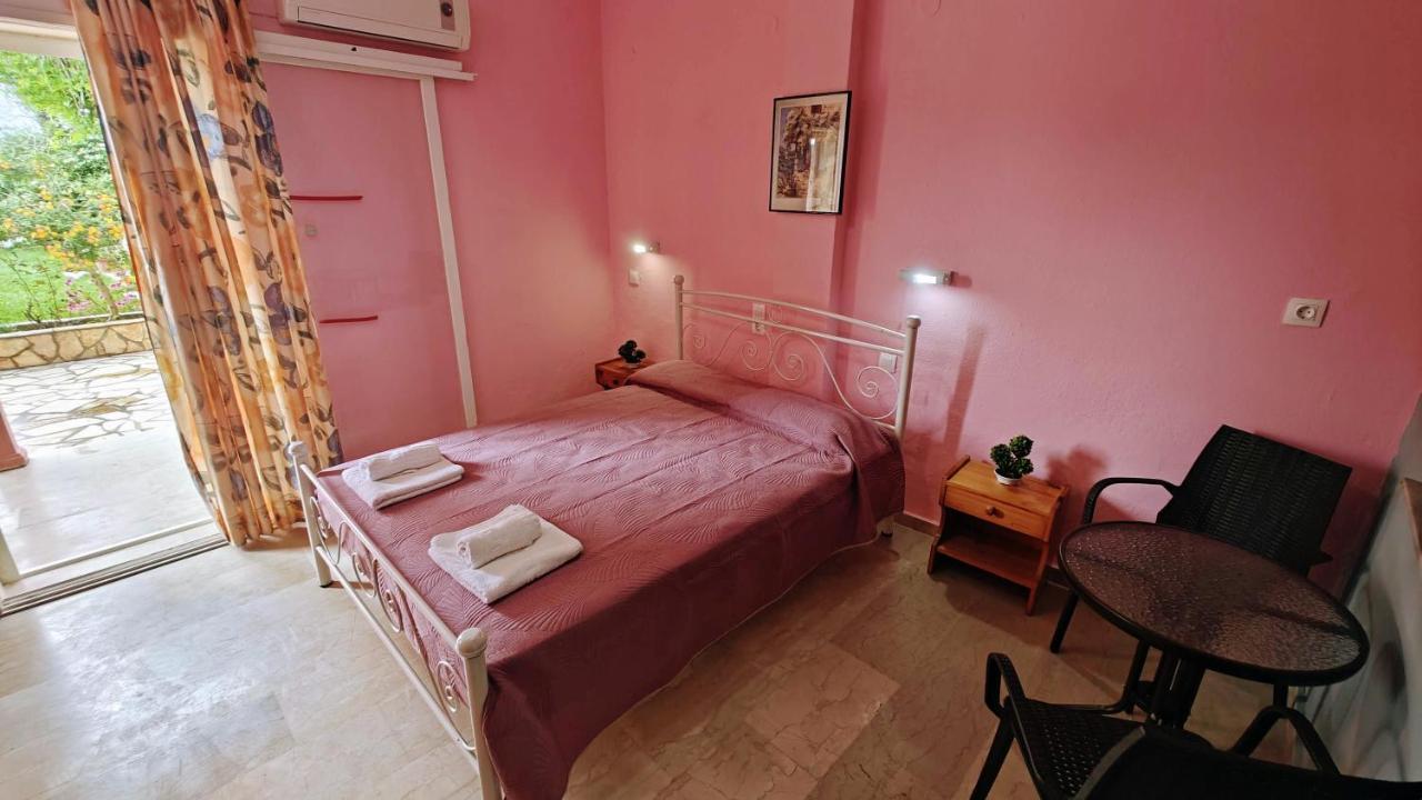 Elena Pool Aparthotel Ájos Jeórjos Eksteriør bilde