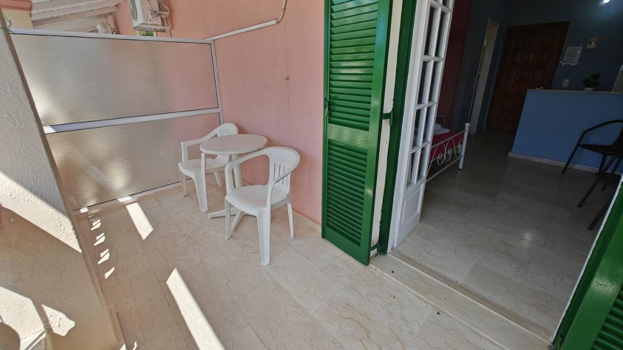 Elena Pool Aparthotel Ájos Jeórjos Eksteriør bilde
