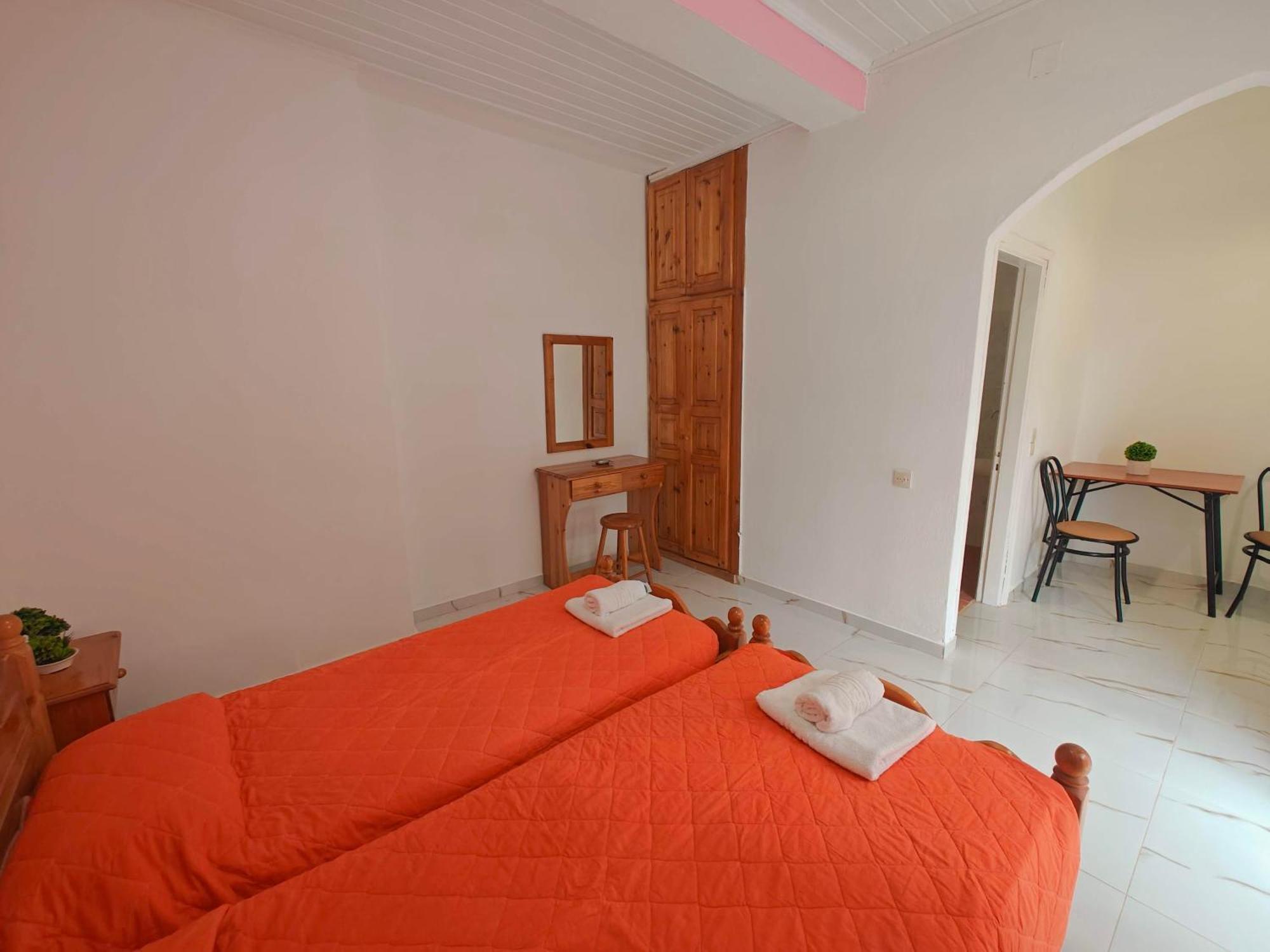 Elena Pool Aparthotel Ájos Jeórjos Eksteriør bilde